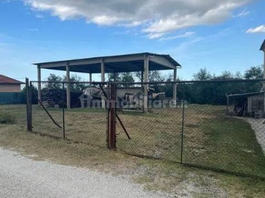 Cascina, da ristrutturare, 350 m², Montelabbate