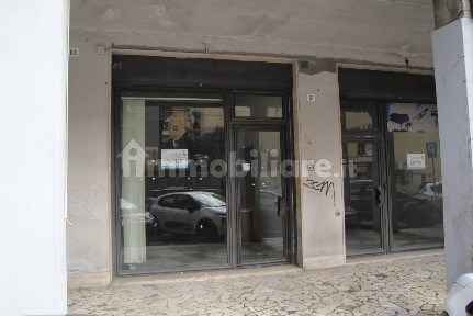 Locale commerciale in Affitto