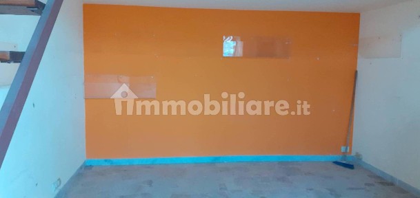 Locale commerciale in Affitto
