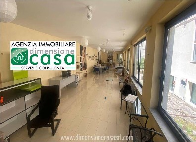 Negozio - Locale commerciale in Affitto