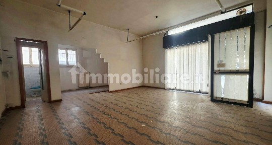 Locale commerciale in Affitto