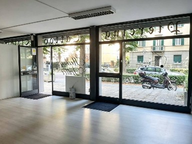 Locale commerciale in Affitto