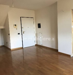 Attico buono stato, 168 m², Regina Pacis, Reggio Emilia