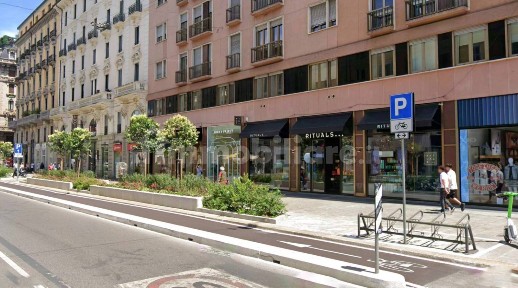 Locale commerciale in Affitto