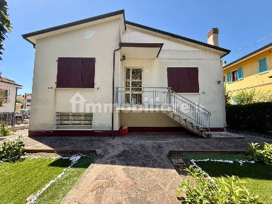 Villa bifamiliare, buono stato, 117 m², Santarcangelo, Santarcangelo di Romagna