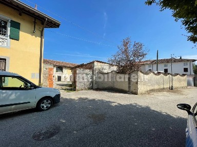 Santa Maria la Longa, Via Merlana, 18