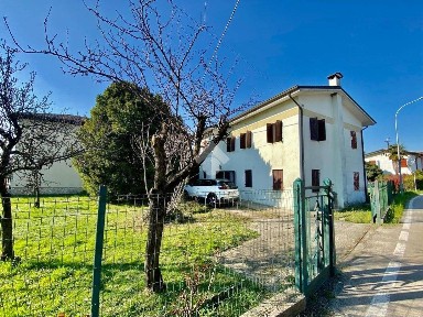 Caerano di San Marco, Via Ospedale, 15