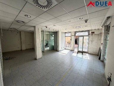 Locale commerciale in Affitto