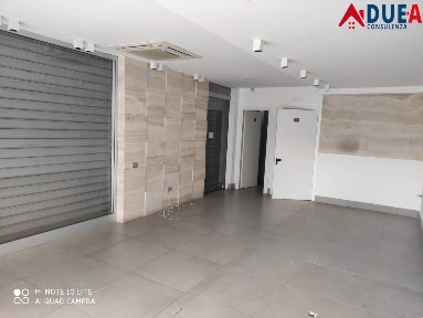 Locale commerciale in Affitto