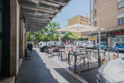 Locale commerciale in Vendita