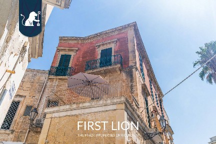 Lecce, Centro Storico, Vicolo dei Fieschi, 10
