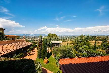 San Miniato, Piazza Buonaparte