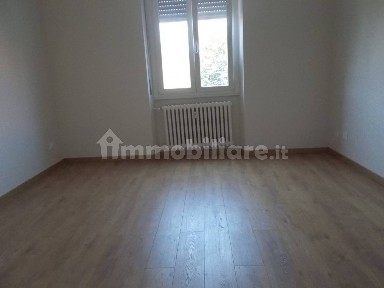 Trilocale via 4 Novembre, Centro, Caronno Pertusella