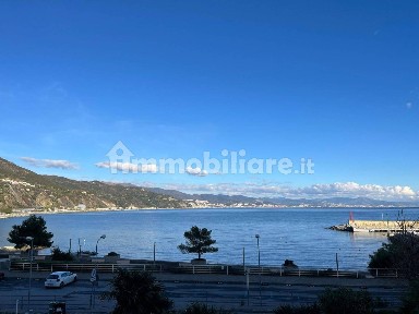 Bilocale piazza Argentina 3, Pineta, Arenzano