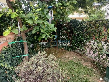 Villa a schiera via Arezzo 65, Marina di Massa Centro, Massa