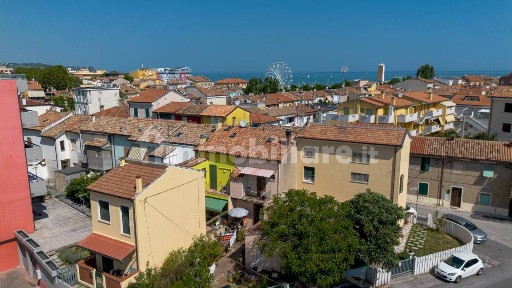 Terratetto unifamiliare 126 m², ottimo stato, Sassonia, Fano