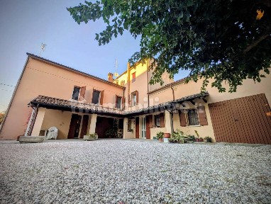 Villa bifamiliare via del Primaro 61, San Bartolomeo, Ferrara