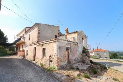Tollo, Via colle di tollo, 5