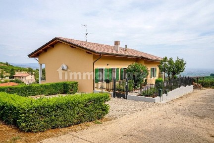 Terratetto unifamiliare buono stato, Centro, Soave