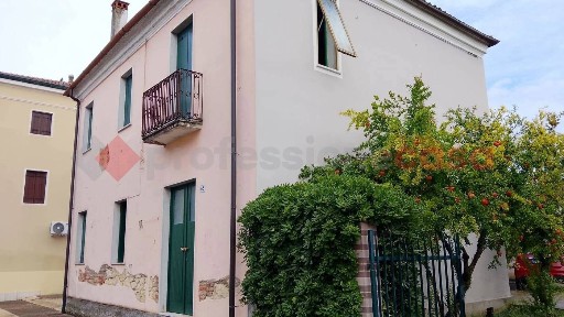Roveredo di Guà, Via Dante Alghieri, 65