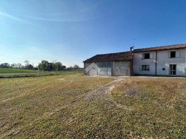 Terratetto unifamiliare 150 m², da ristrutturare, Sorgà