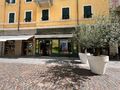 Locale commerciale in Affitto