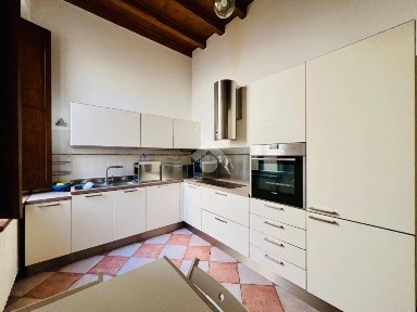 Quadrilocale via fancelli 12, Centro, Mantova