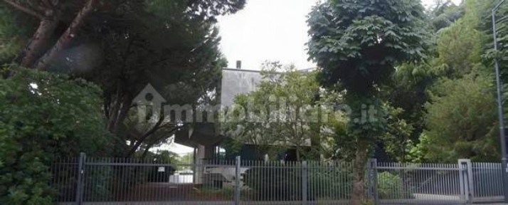 Capannone all'asta via Portogall, 19, Rimini