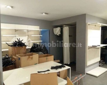 Negozio all'asta via Colonia Giulia, Venafro