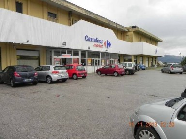 Locale commerciale in Vendita