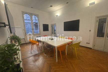 Bologna, Centro Storico, Via Caprarie