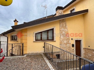 Terratetto unifamiliare via vicolo Torto, snc, Roccacinquemiglia, Castel di Sangro