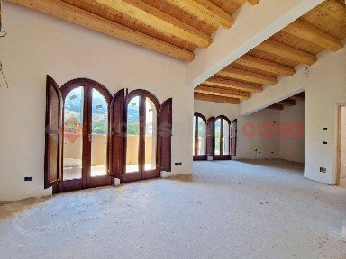 L'Aquila, Sant'Elia - Bazzano, Via Costantinopoli, 6