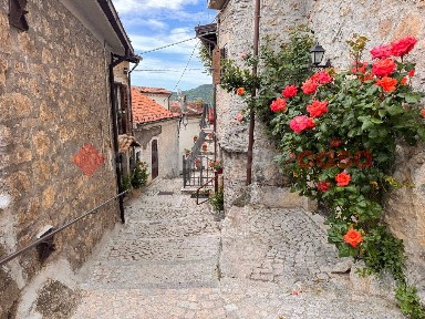 Terratetto unifamiliare via Rione Chiesa, 23, Centro, Scontrone
