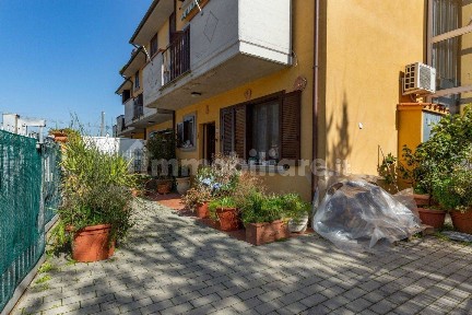 Villa a schiera Case Sparse Montecchio 85, Cortona