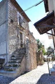 Ofena, Via delle aie