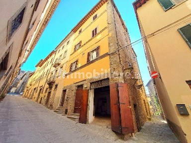 Villa a schiera via Roma, Centro, Cortona