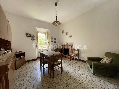 Ofena, Via dei Cappuccini, 4