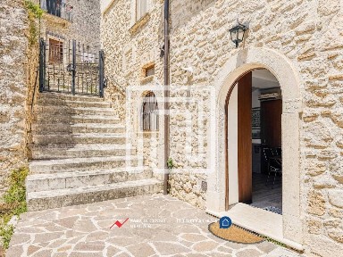 Introdacqua, Via Grande, 47