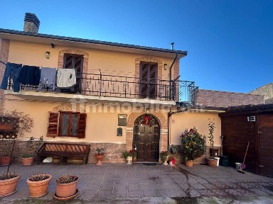 Massa d'Albe, Via della Fonte