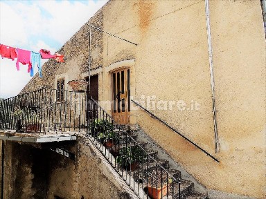 San Benedetto in Perillis, Via Macchia