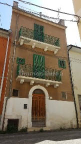 Sulmona, Via Piave, 4
