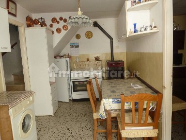 Terratetto plurifamiliare via Vittorio Veneto, Pereto