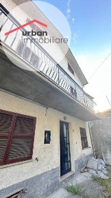 Castel di Ieri, Via Nazionale, 46