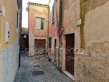 Sulmona, Via Barbato, 20