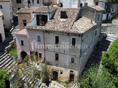 Caporciano, Via del Carmine