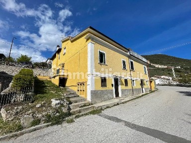 San Pio delle Camere, Via Carapelle, snc