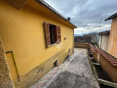 Capistrello, Via delle gilberghe, 61