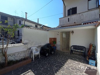 Pizzoli, Largo Cococcia