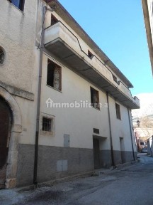 Massa d'Albe, Vico della Pace